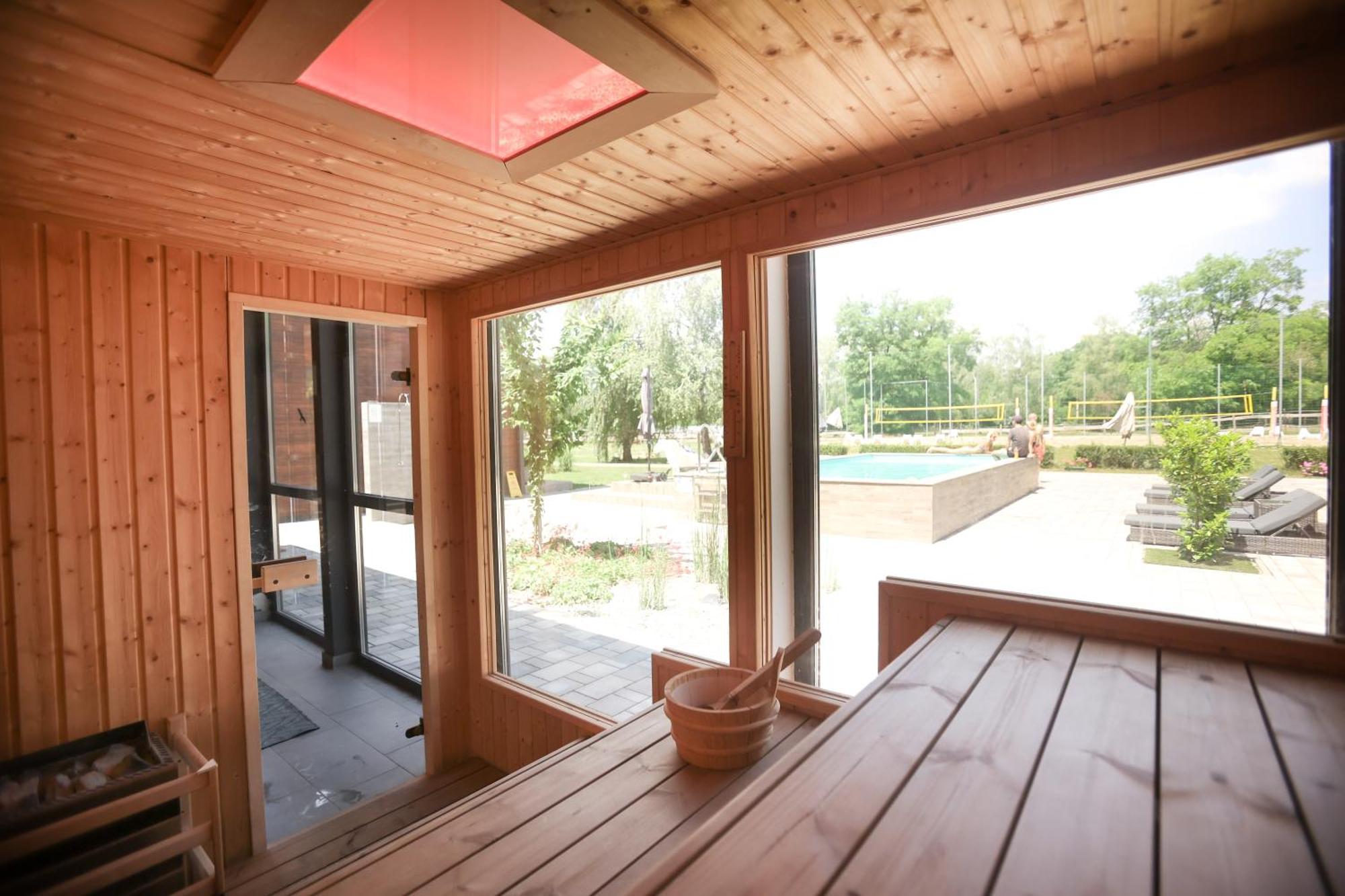 Mohacsi Wellness Vendeghaz Es Lovasklub Hotel Exterior photo
